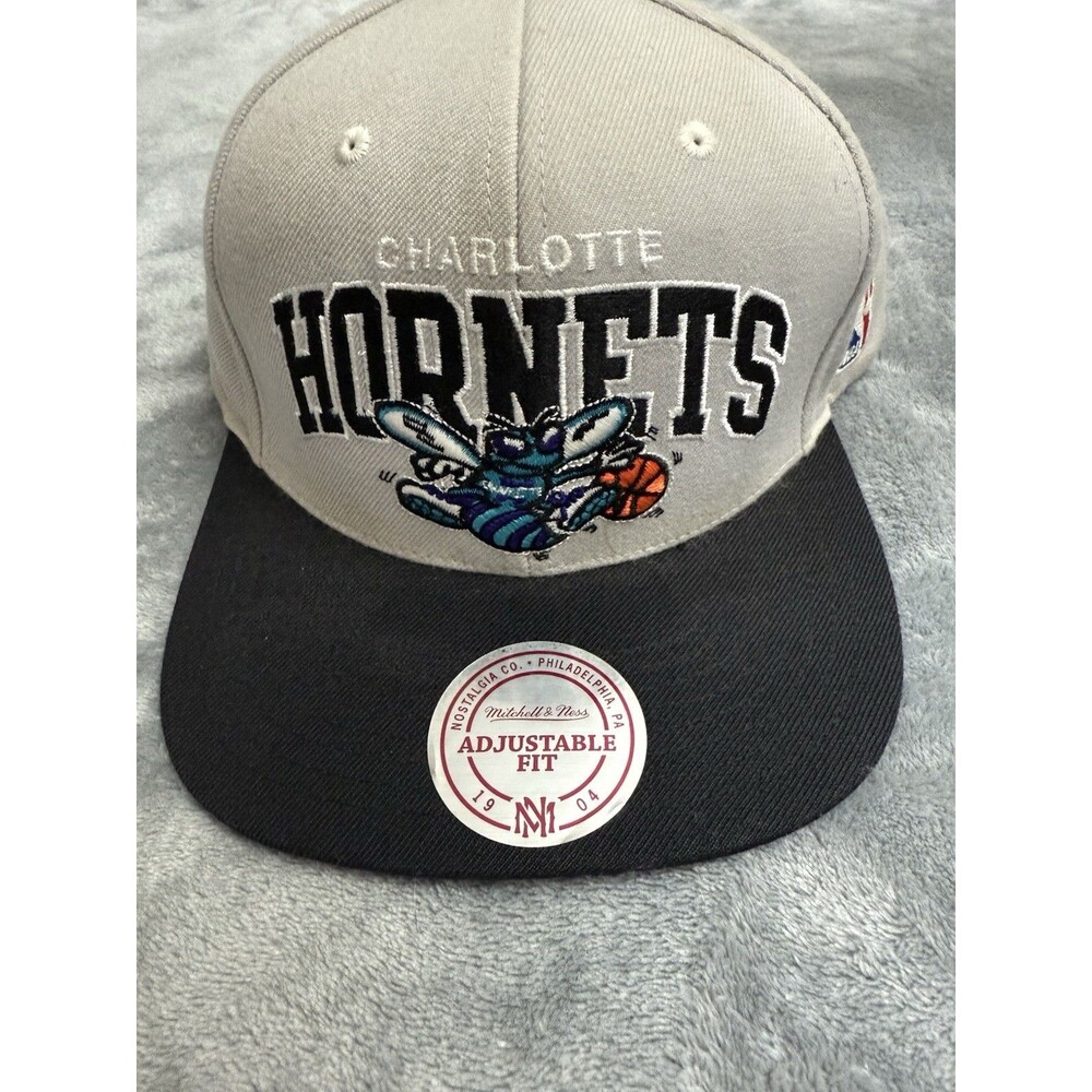 Mitchell & Ness Black NBA Charlotte Hornets HWC Core Basic Snapback - OSFA
